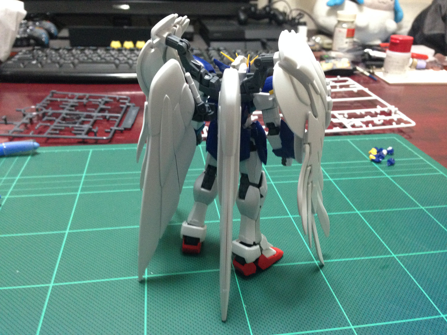 2279763 5061602 Bandai RG #017 1/144 XXXG-00W0 Wing Gundam Zero EW Model Kit 4573102616029