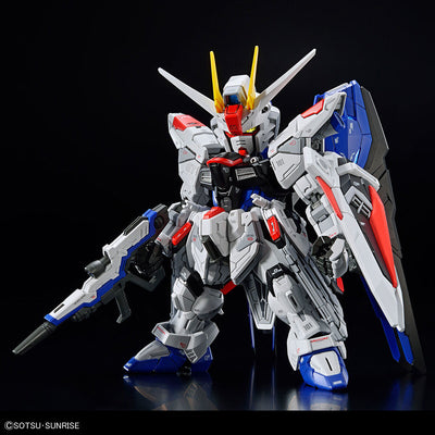 2619354 5064257 Bandai MGSD Master Grade SD Freedom Gundam Model Kit 4573102642578