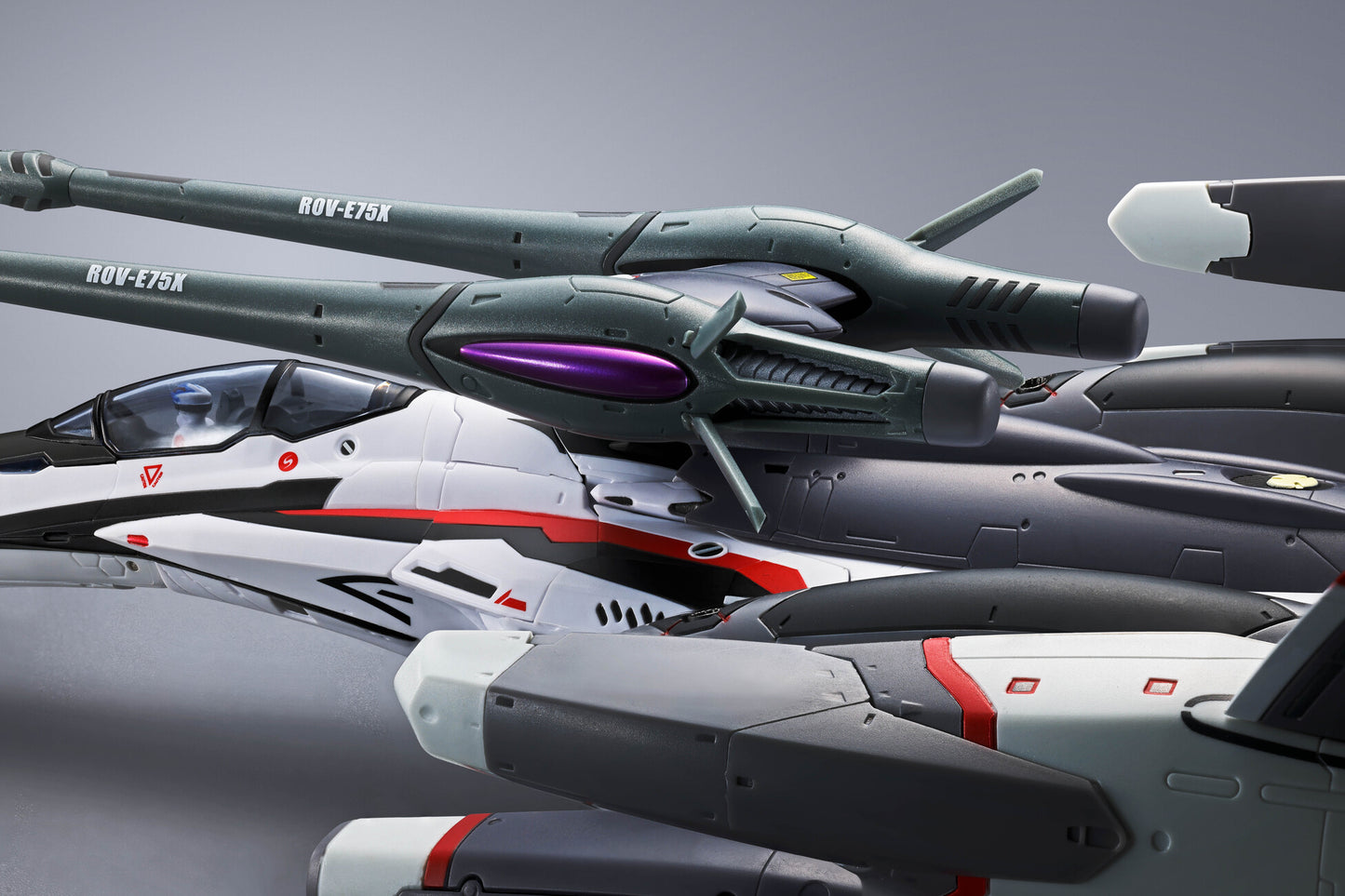 BAS67557 Bandai Tamashii Nation DX Chogokin VF-25F Tornado Messiah Valkyrie Revival Action Figure 4573102675576