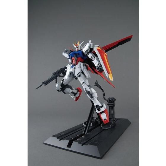 BAS2203515 Bandai MG 1/100 GAT-X105 Aile Strike Gundam (Ver. RM)
