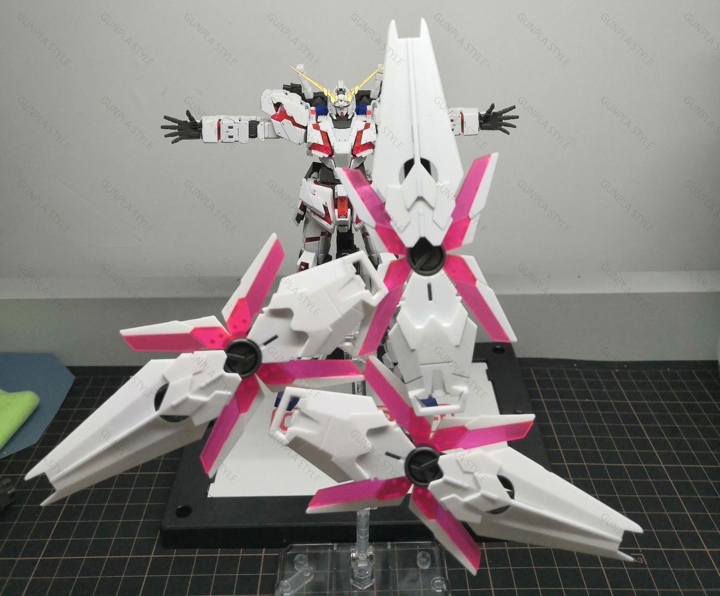 Effect Wing RG/HG 1/144 Unicorn/Banshee Tripe Shield Add On Pack