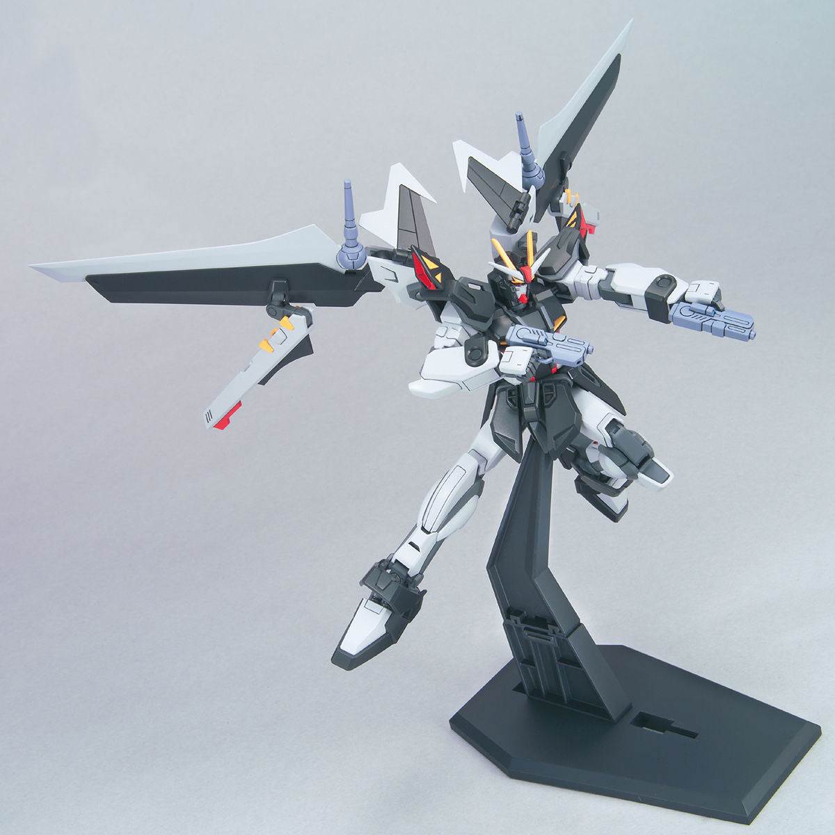 1143424 5058269 Bandai HG #41 1/144 GAT-X105E Strike Noir Gundam Model Kit 4573102582690