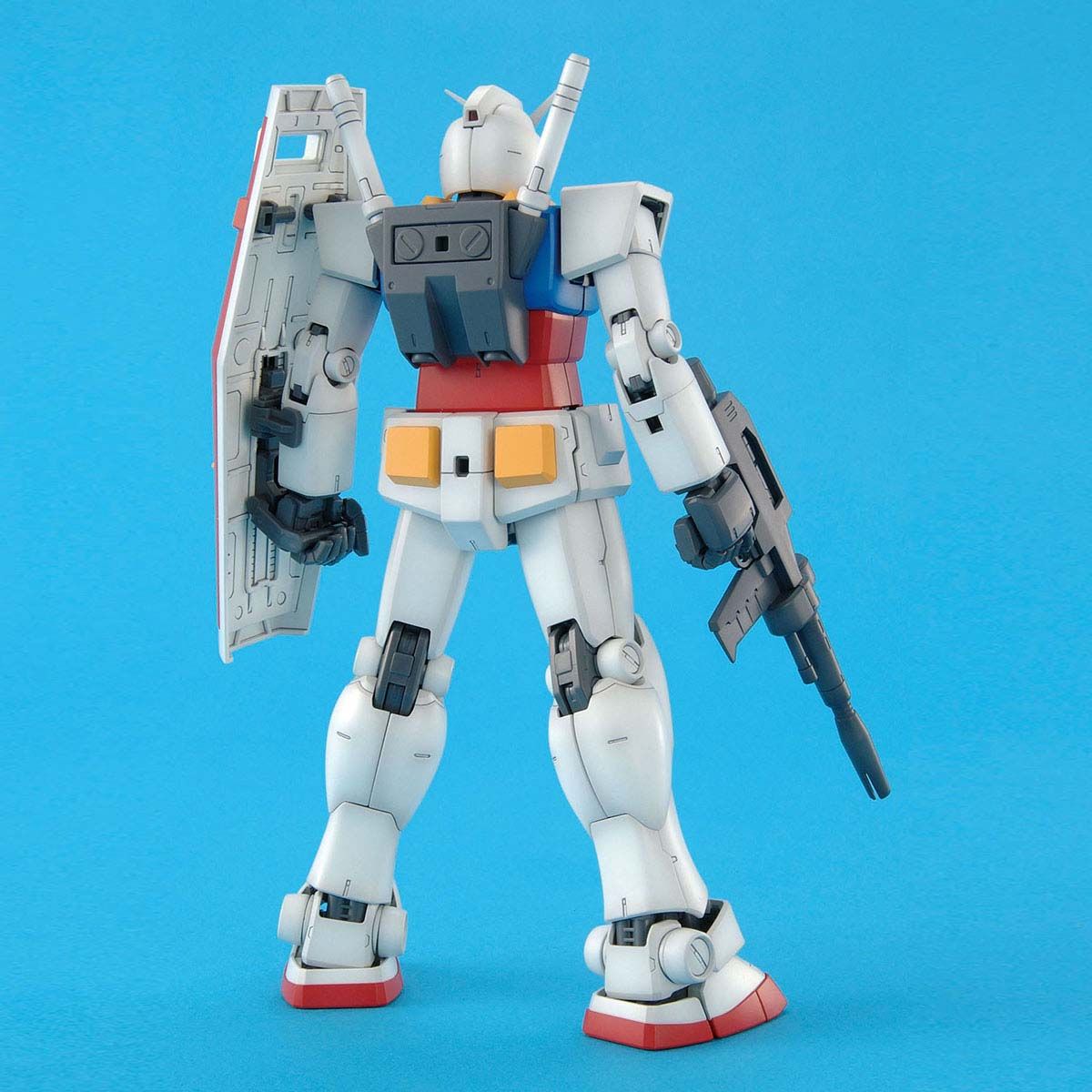 2028924 5061583 Bandai MG 1/100 RX-78-2 Gundam Ver 2.0 Model Kit 4573102615831