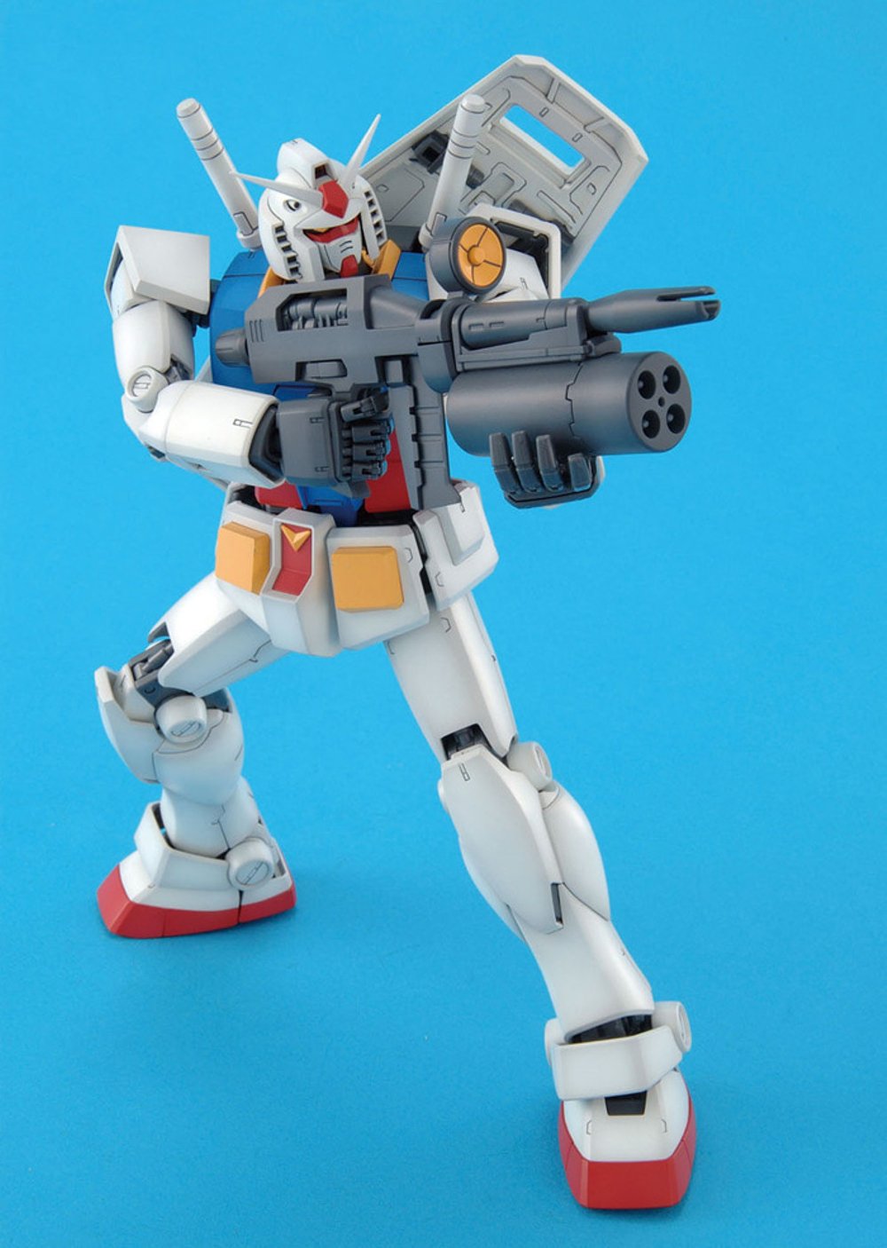 2028924 5061583 Bandai MG 1/100 RX-78-2 Gundam Ver 2.0 Model Kit 4573102615831