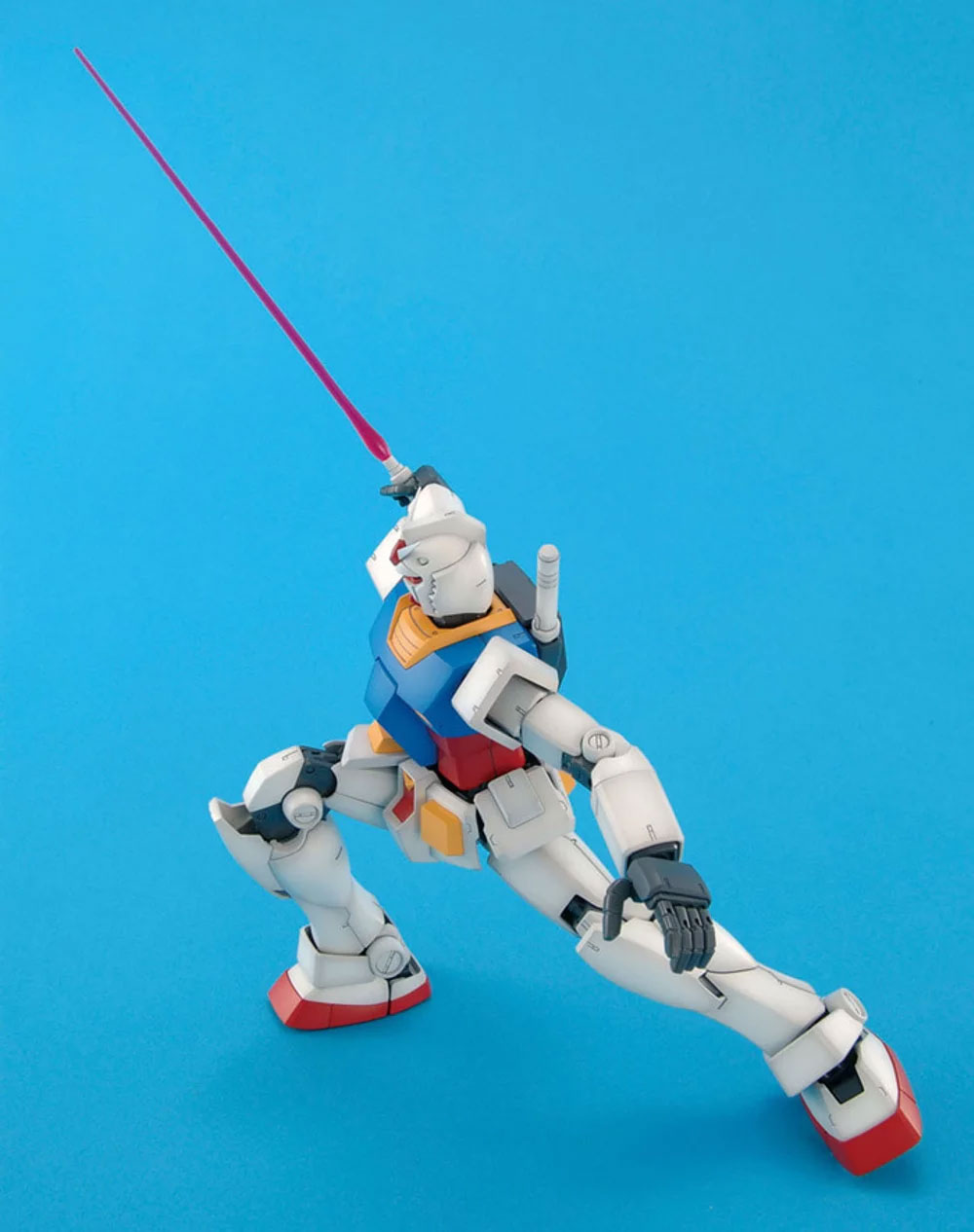 2028924 5061583 Bandai MG 1/100 RX-78-2 Gundam Ver 2.0 Model Kit 4573102615831