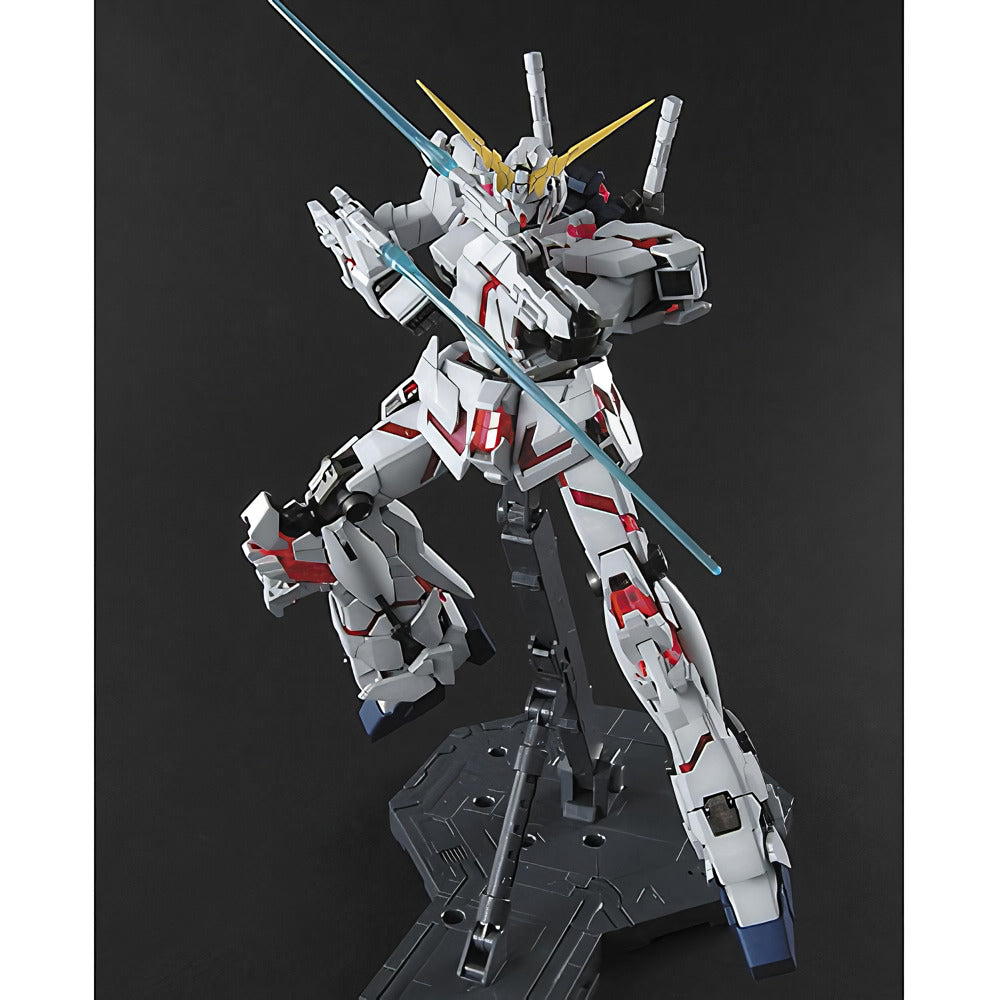2091000 5061608 Bandai MG 1/100 RX-0 Unicorn Gundam OVA Ver. Model Kit 4573102616081