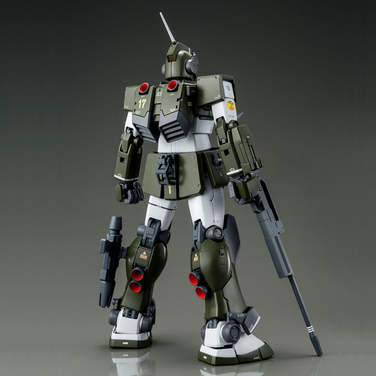 2390744 Bandai Premium Bandai MG 1/100 RGM-79SC GM Sniper Custom (Tenneth A. Jung) Model Kit
