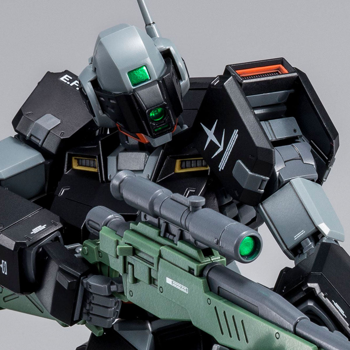 2478106 Bandai Premium Bandai MG 1/100 RGM-79SP GM Sniper II (Lid Wolf Custom) Model Kit