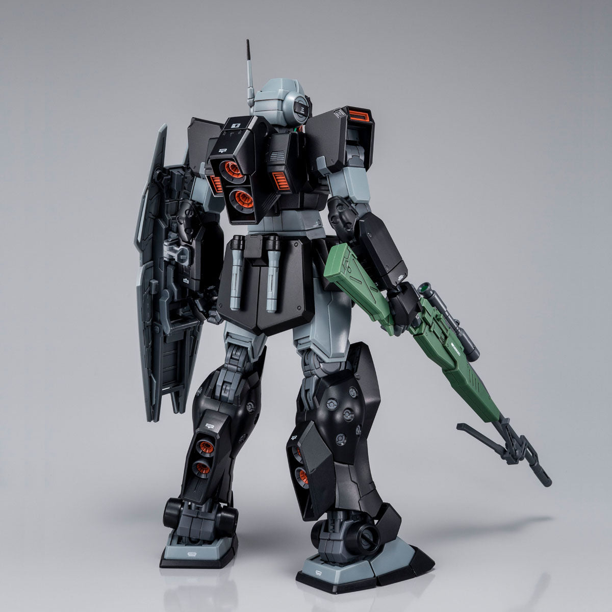 Bandai MG 1/100 RGM-79SP GM Sniper II (Lid Wolf Custom) Model Kit
