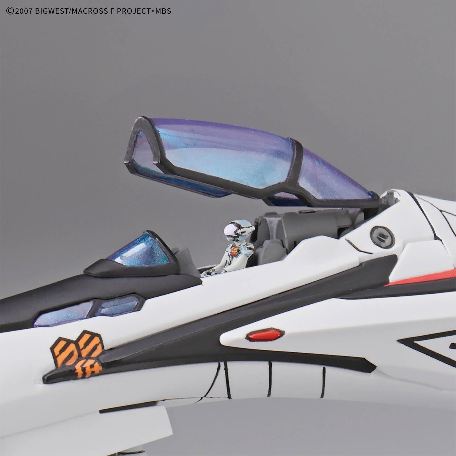 2844655 Bandai Macross Frontier HG 1/100 VF-25F Messiah Valkyrie (Alto Custom) Model Kit 4573102720467