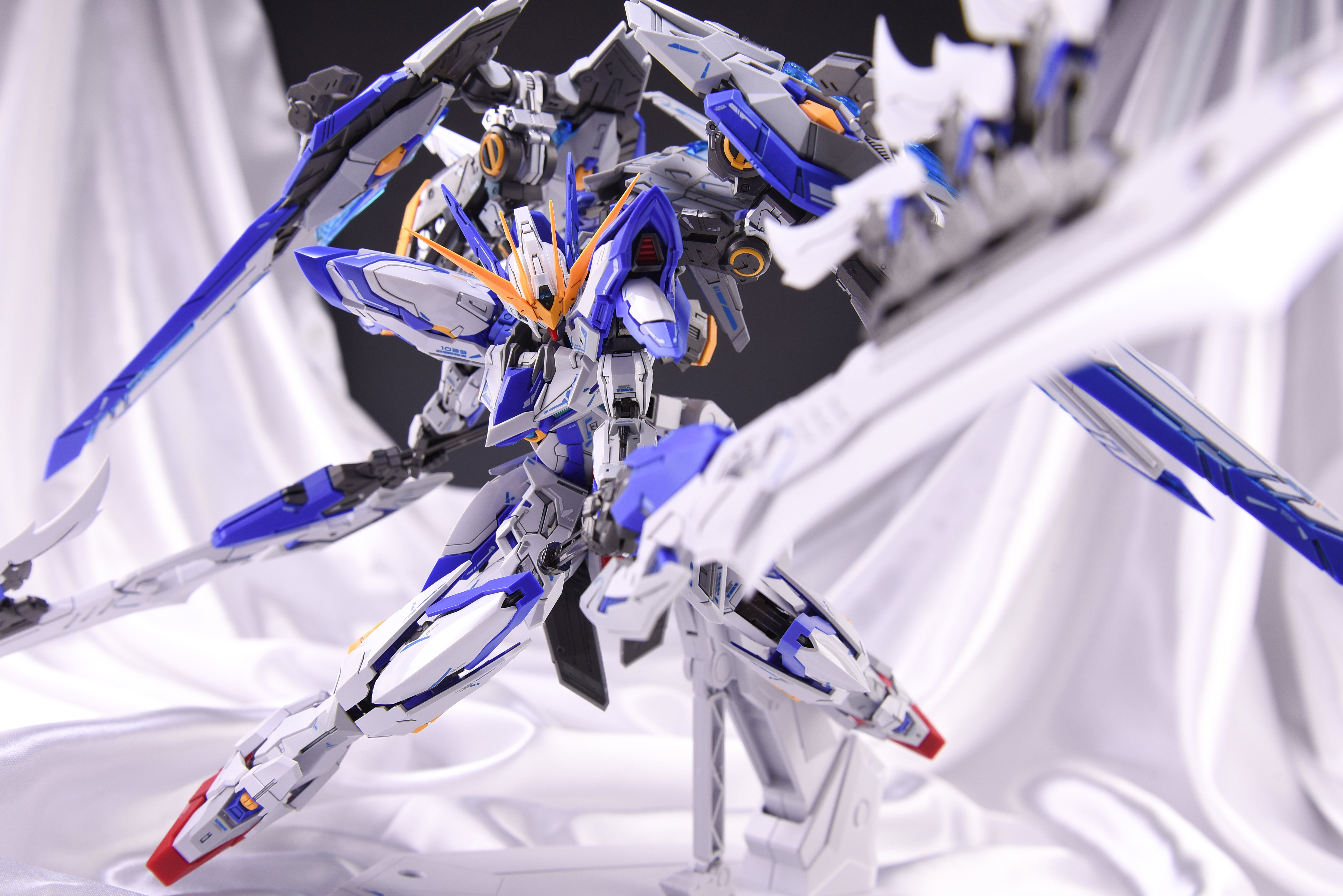 ZZA 1/100 CH-010 Blue Flame Model Kit – Gunpla Style