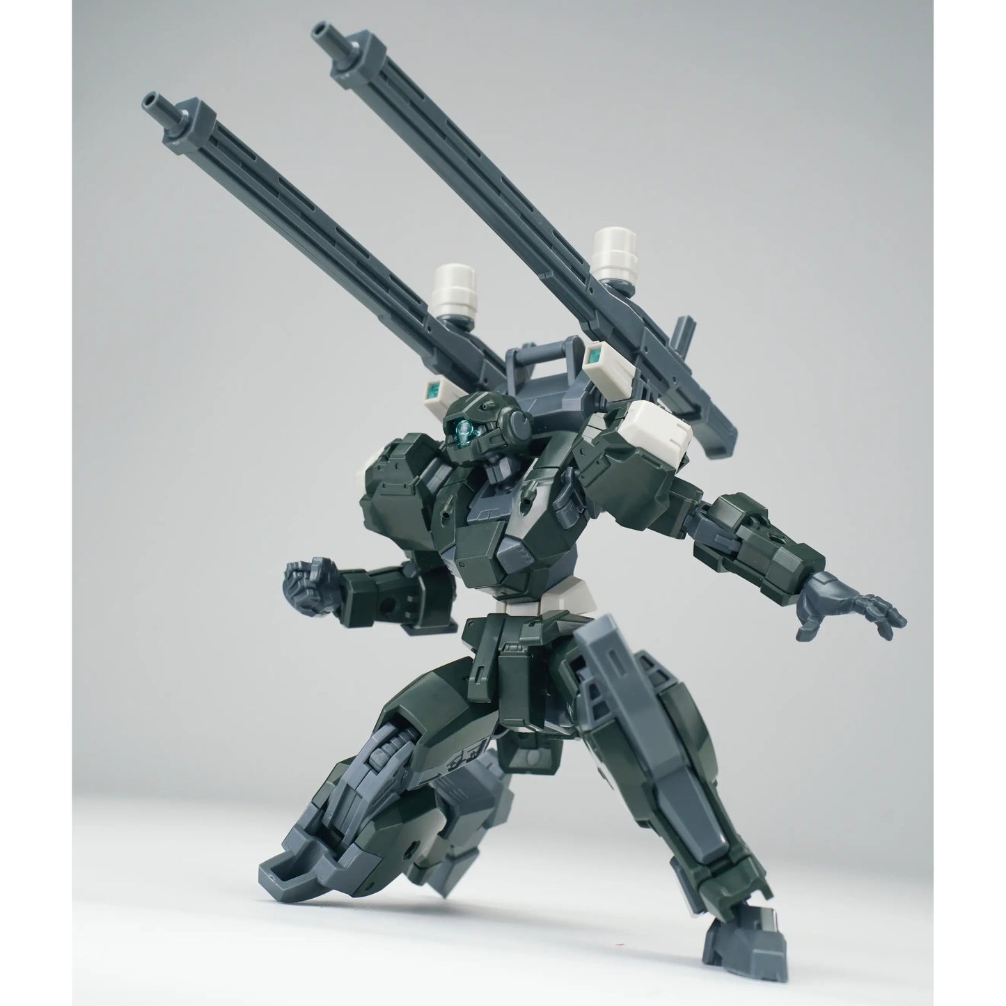 SHL57115 Sheik Mainland 1/144 Ultra Action Trooper: V-gilante (Green) Model Kit 6976567571151