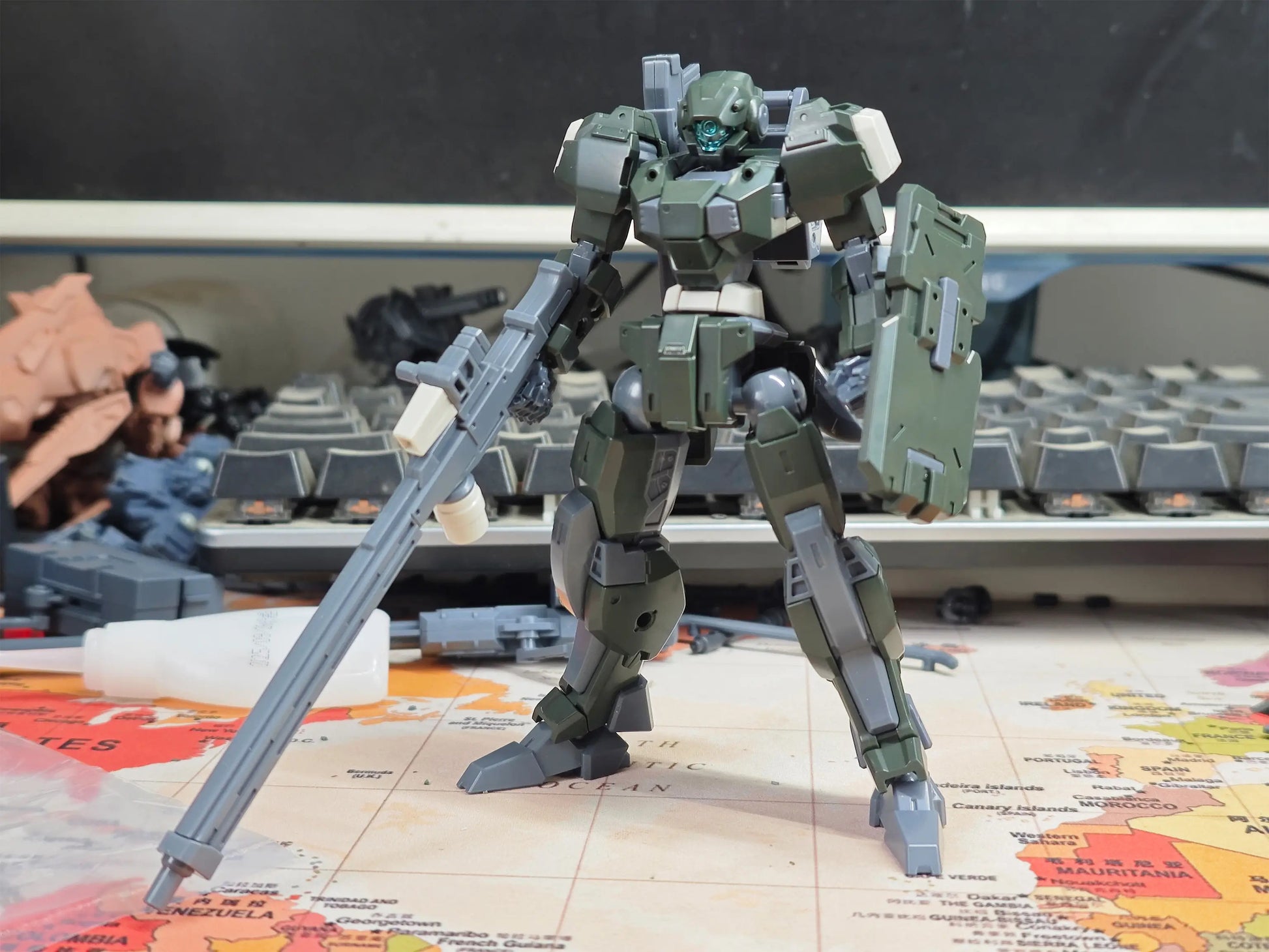 SHL57115 Sheik Mainland 1/144 Ultra Action Trooper: V-gilante (Green) Model Kit 6976567571151