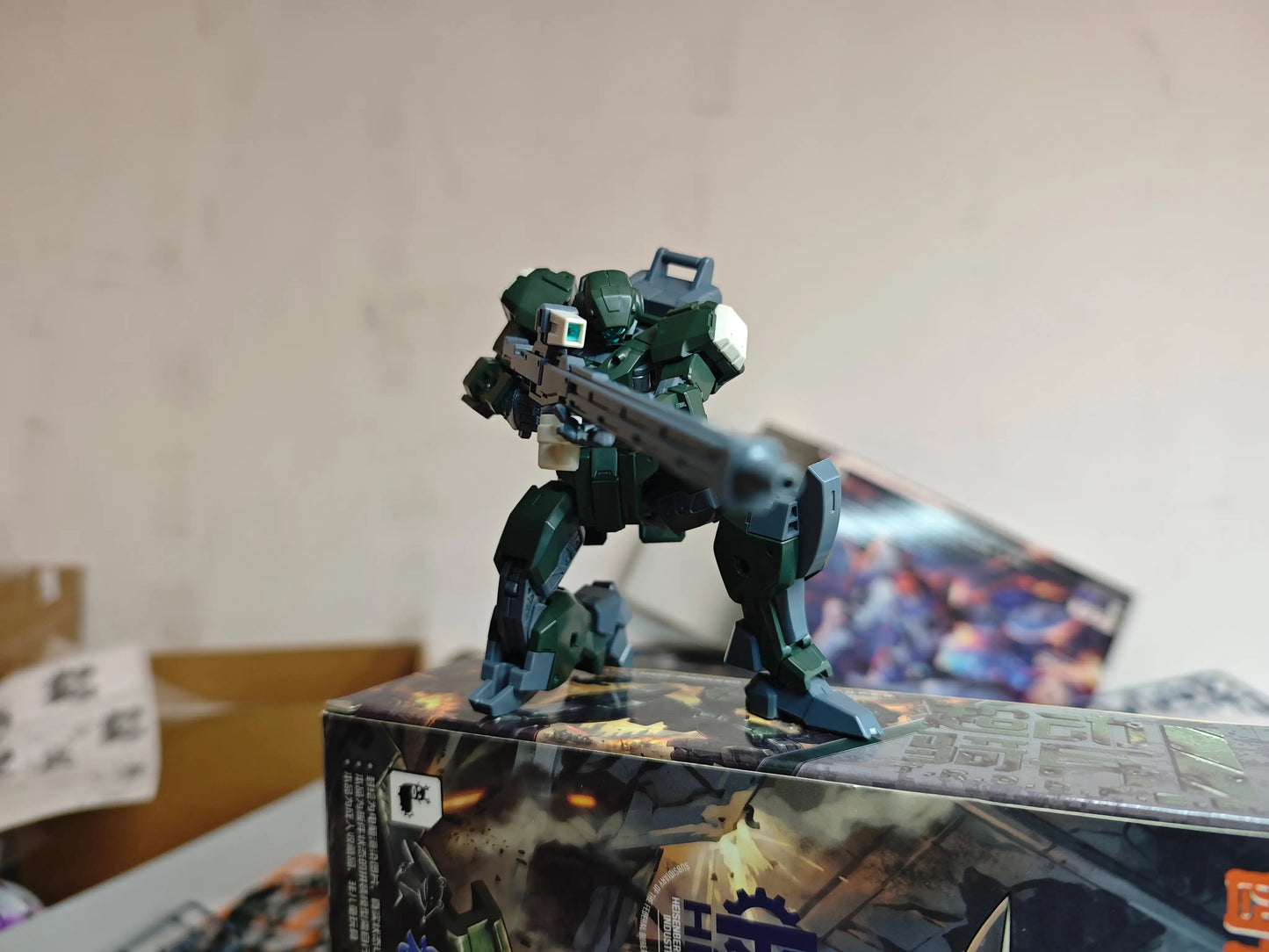 SHL57115 Sheik Mainland 1/144 Ultra Action Trooper: V-gilante (Green) Model Kit 6976567571151