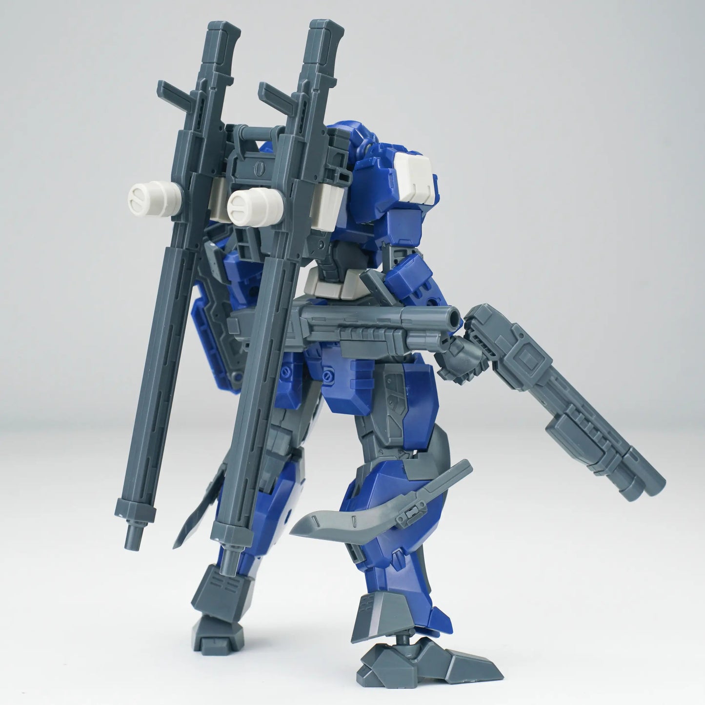 Sheik Mainland 1/144 Ultra Action Trooper V-gilante (Blue) Model Kit