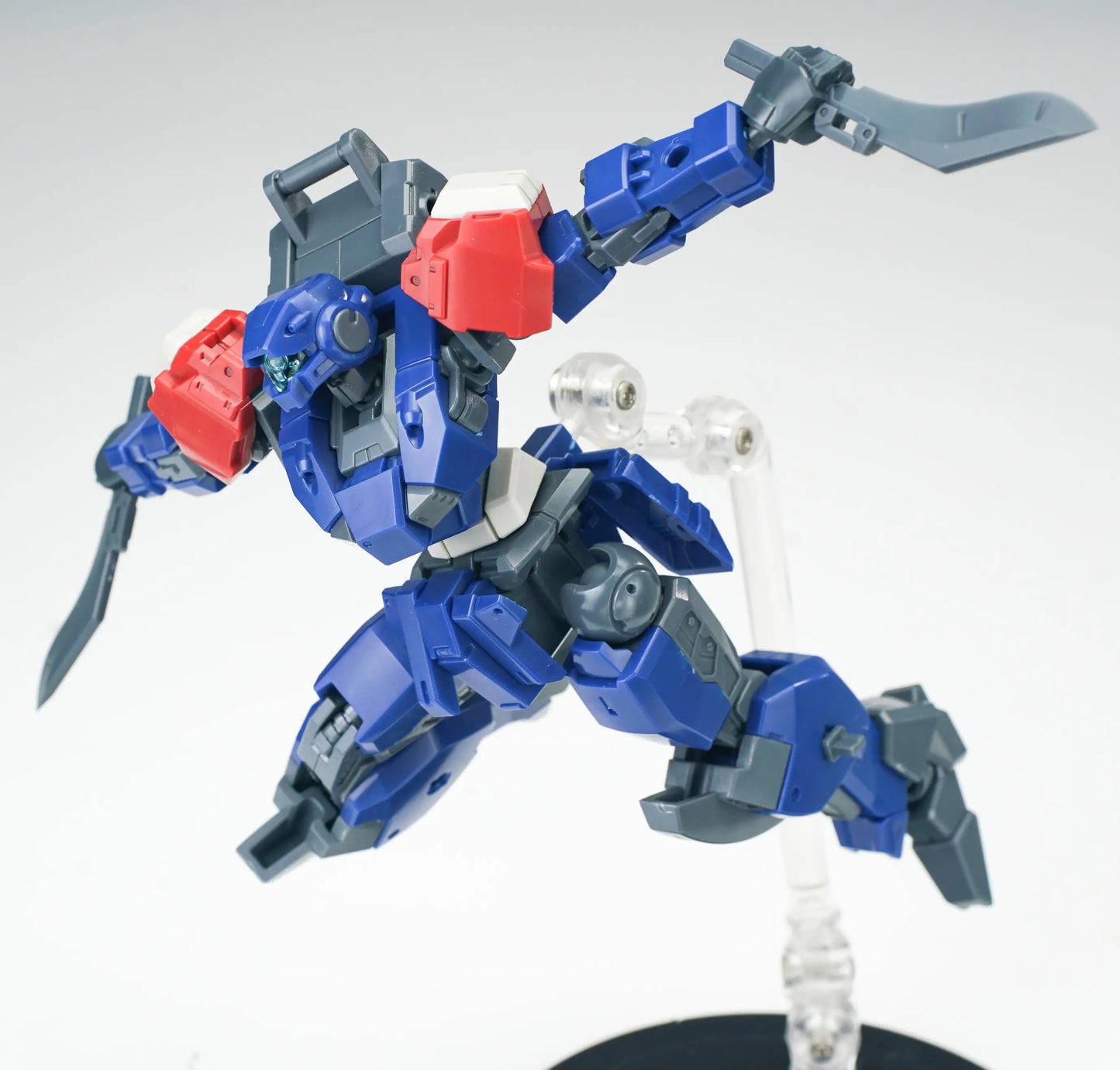 Sheik Mainland 1/144 Ultra Action Trooper V-gilante (Blue) Model Kit