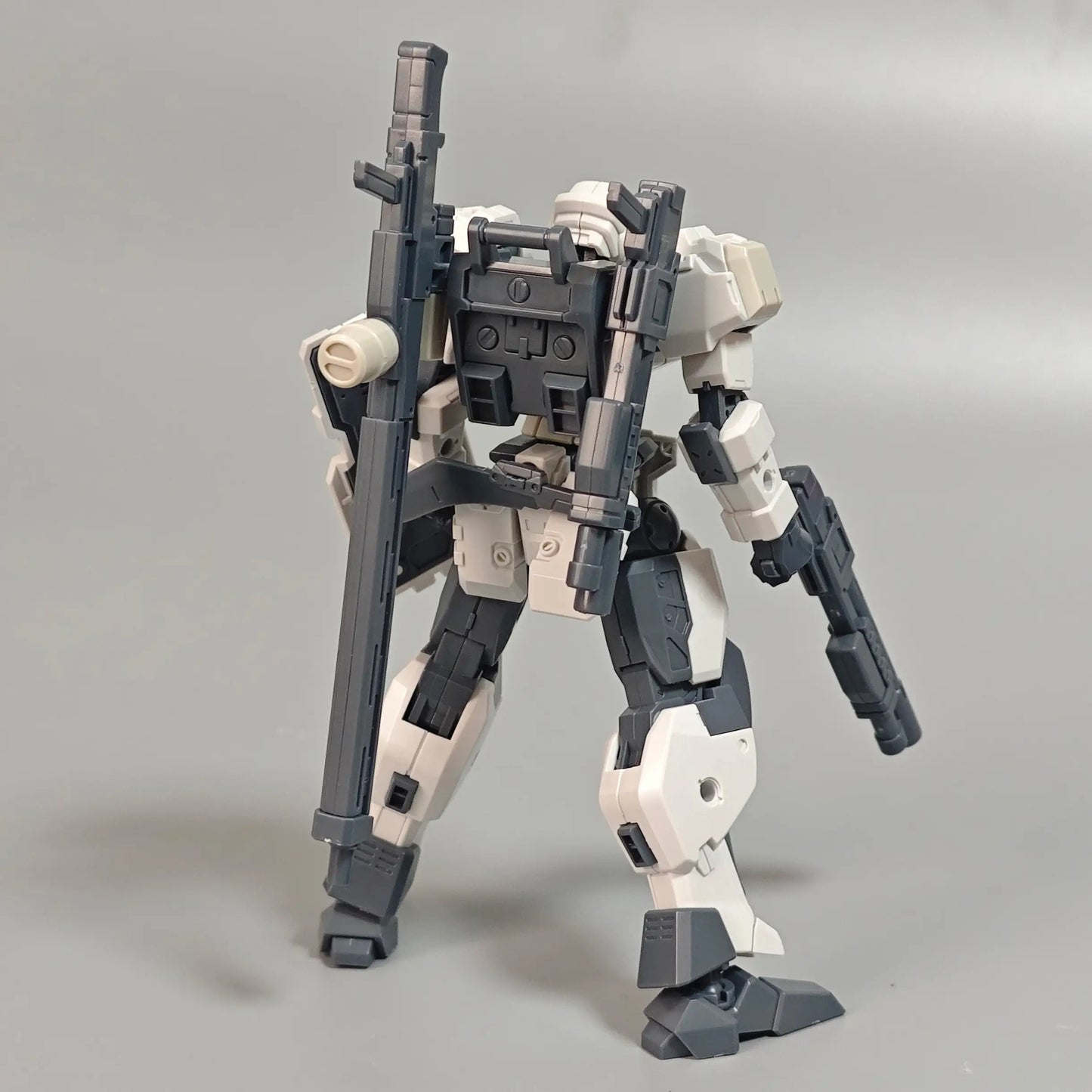 SHL57117 Sheik Mainland 1/144 Ultra Action Trooper V-gilante (White) Model Kit 6976567571175