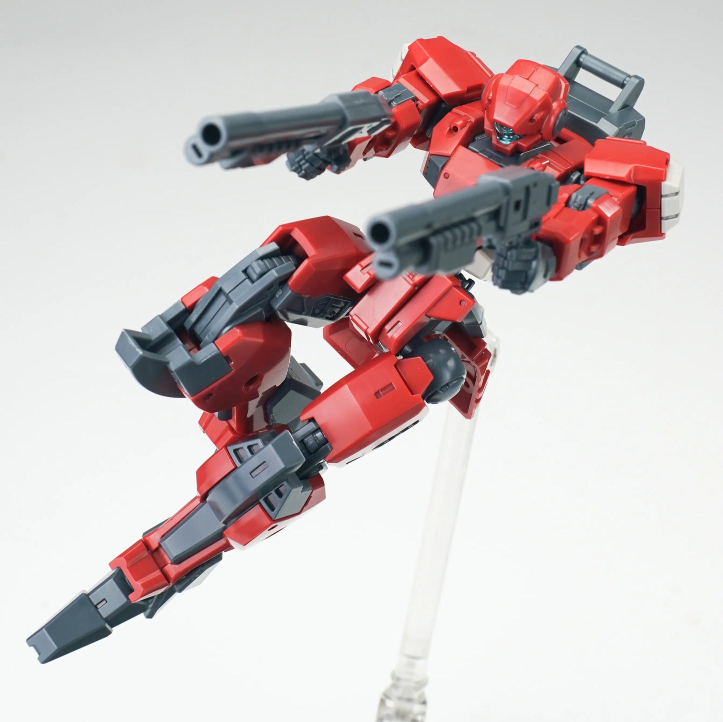 SHL57118 Sheik Mainland 1/144 Ultra Action Trooper V-gilante (Red) Model Kit 6976567571182