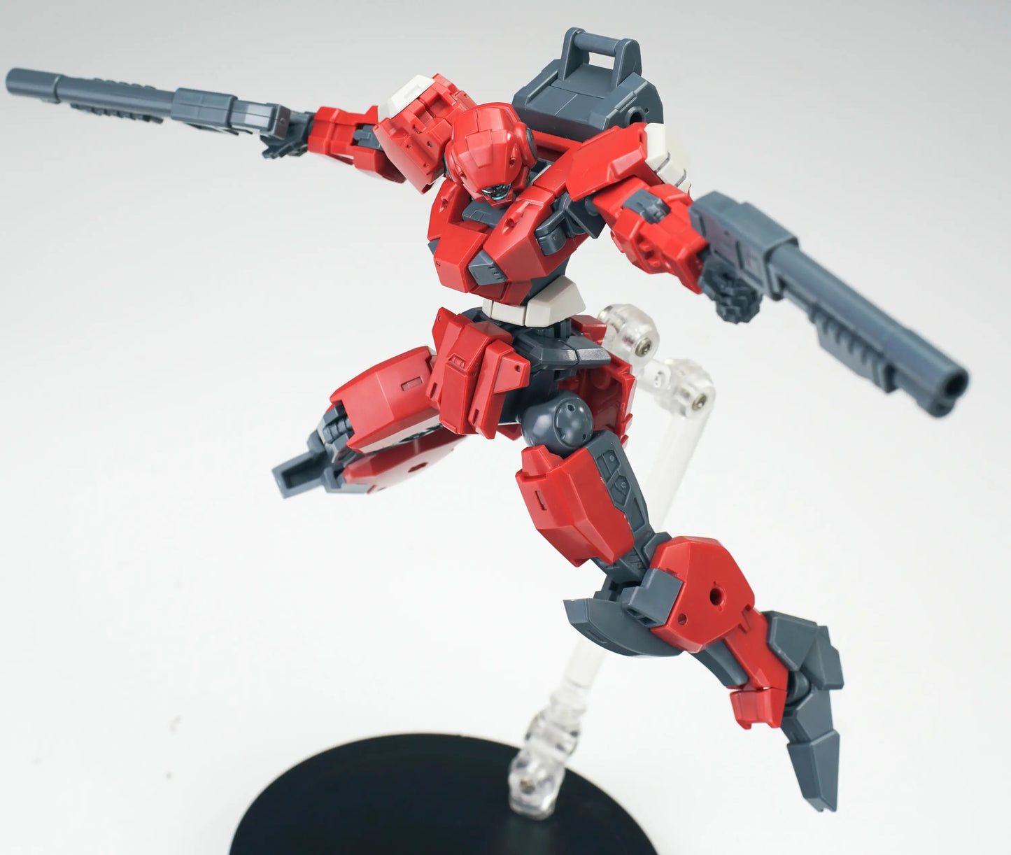 SHL57118 Sheik Mainland 1/144 Ultra Action Trooper V-gilante (Red) Model Kit 6976567571182